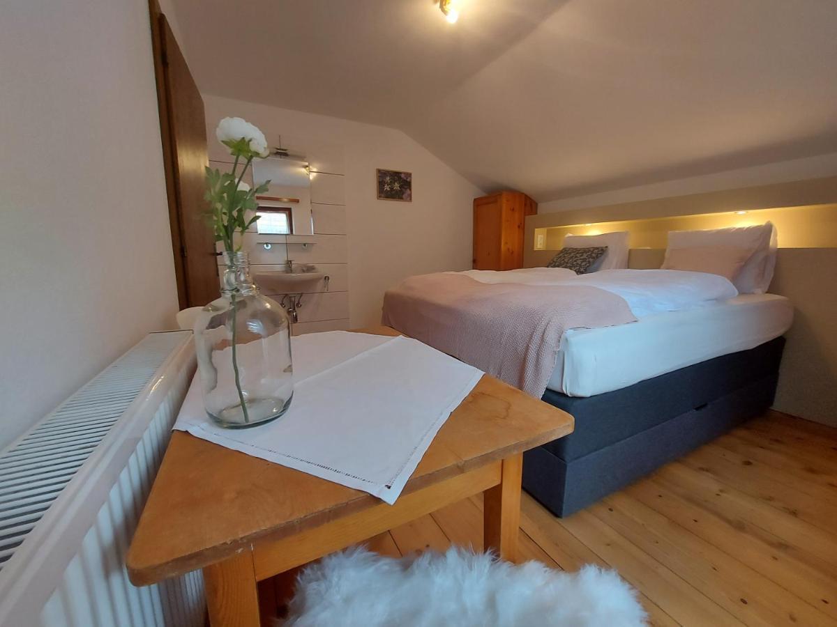 Doppelzimmer mit eigenem Bad
